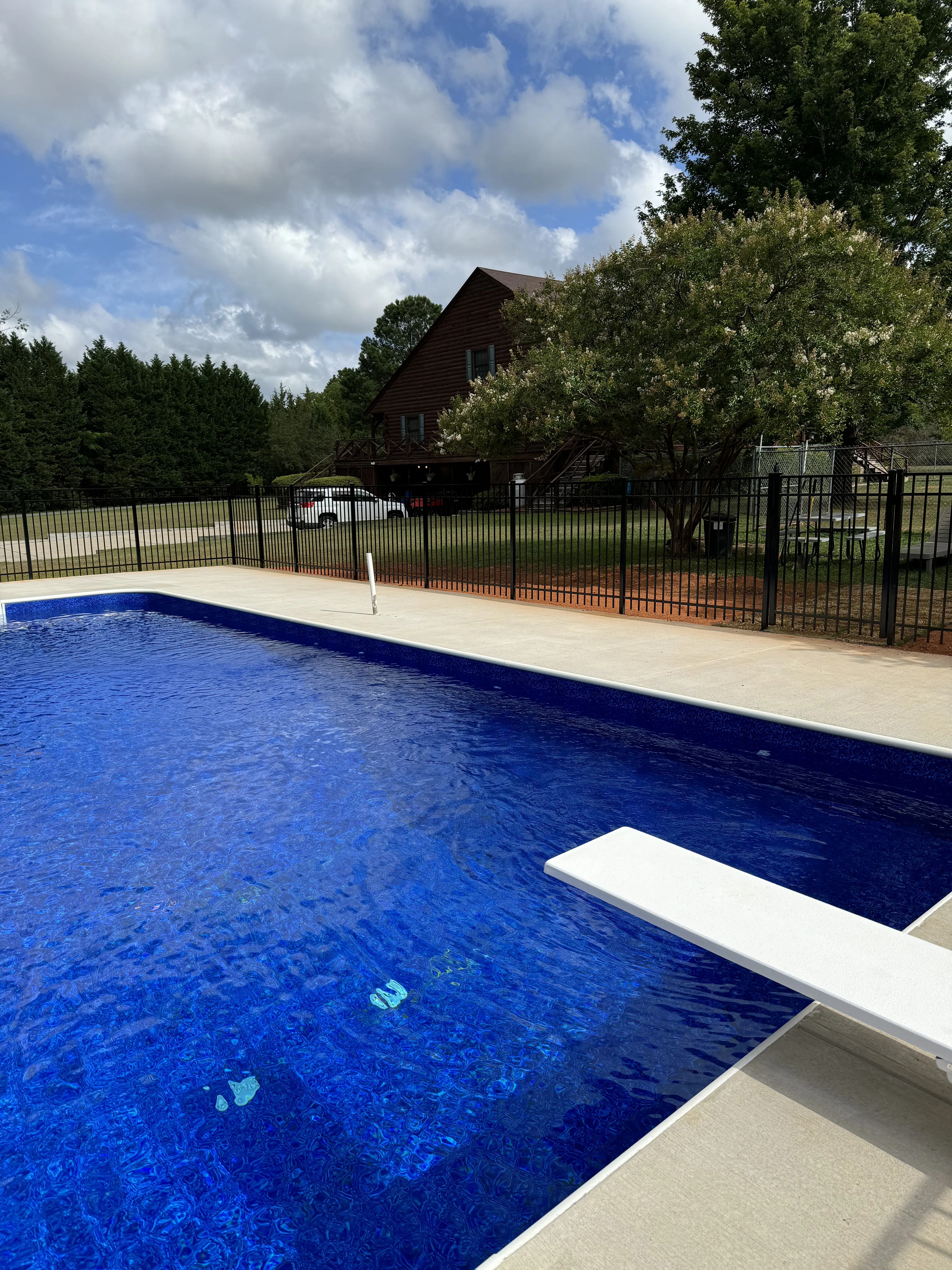 Aluminum fence installation