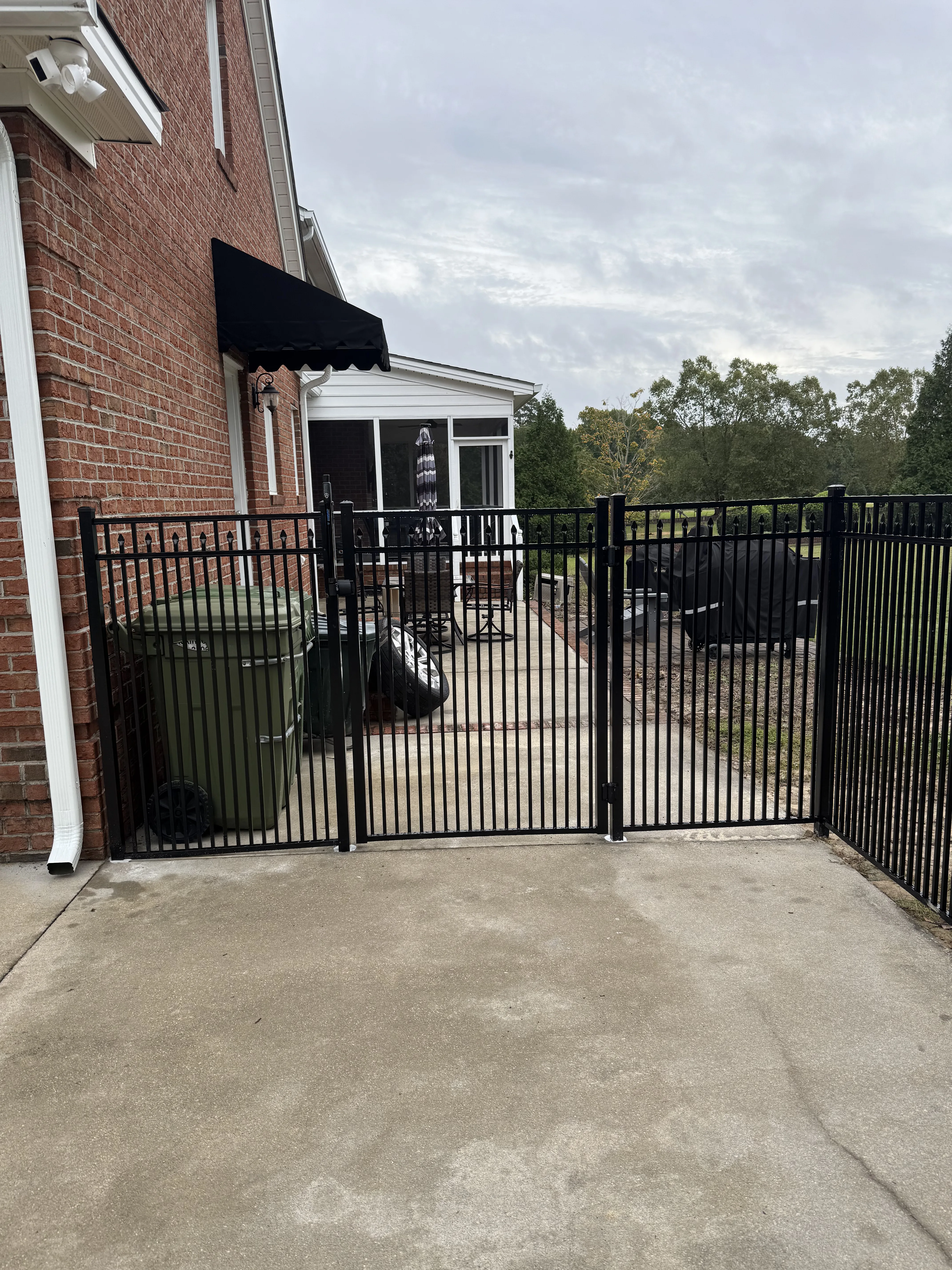 Aluminum fence installation